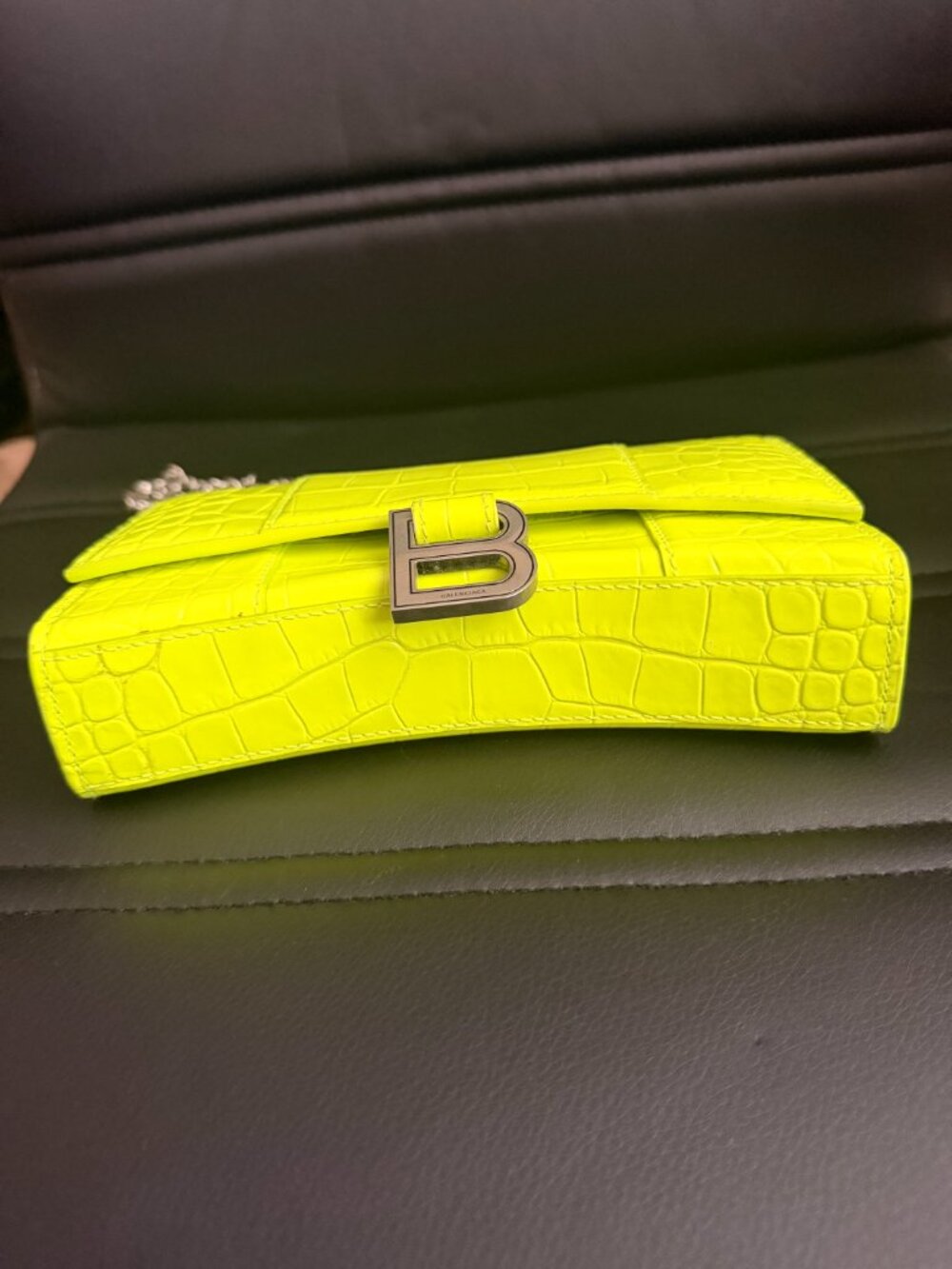 Balenciaga Hourglass Wallet On Chain - Picture 3 of 12